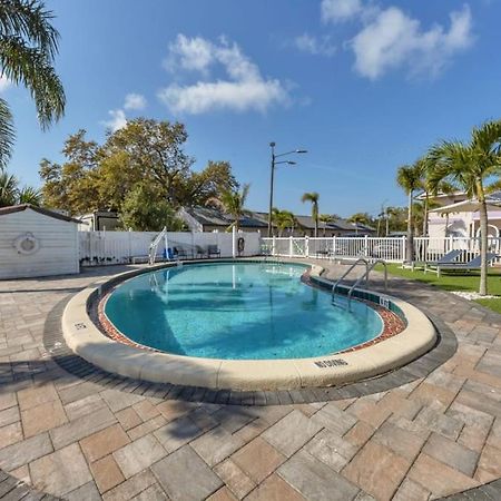 Located By The Beach 1 Bedroom With Parking And Pool Clearwater Exterior foto