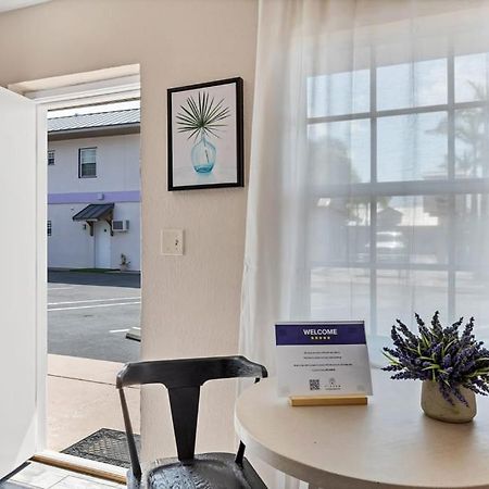 Located By The Beach 1 Bedroom With Parking And Pool Clearwater Exterior foto