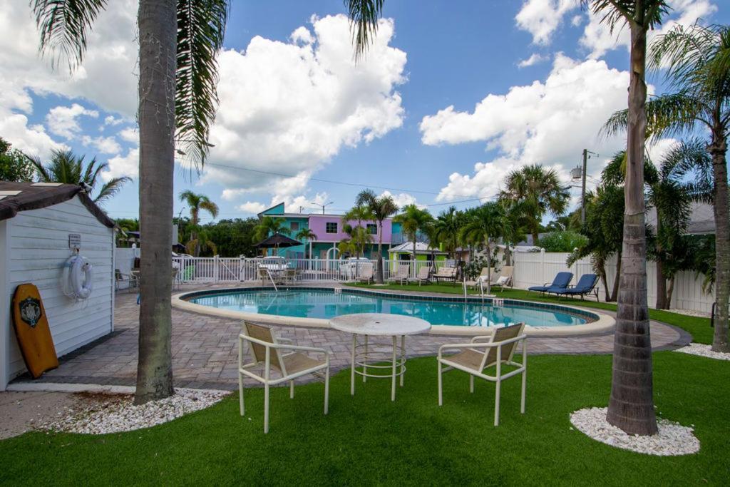 Located By The Beach 1 Bedroom With Parking And Pool Clearwater Exterior foto